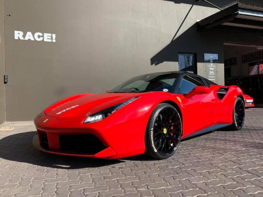  Ferrari 488 Spider by RACE! 2019 года  (фото 5 из 10)